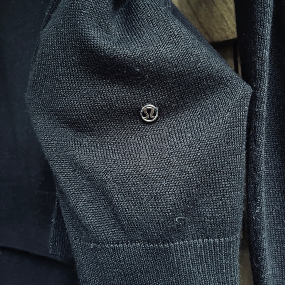 Lululemon Without Tags High Low Raglan Sweater  Wool Blend Knit Black Ptp 23” - Picture 2 of 14